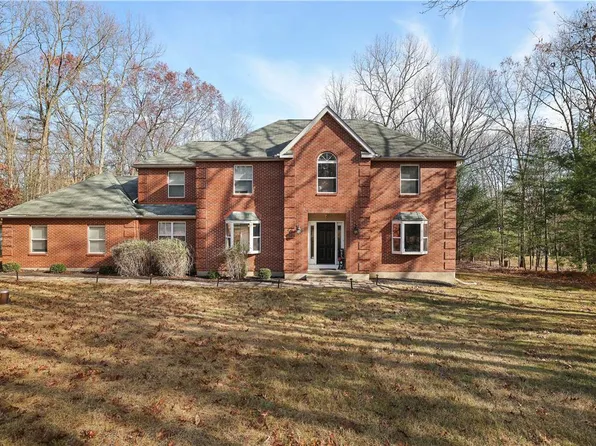 1127 Spearmint St, Stroudsburg, PA 18360
