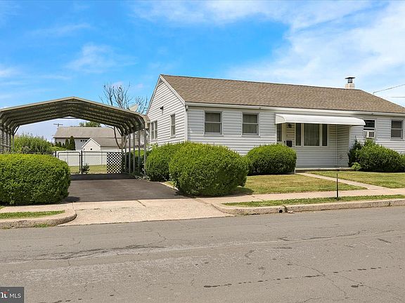 2nd image of 1223 Margaret St