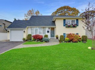 3366 2nd St, Oceanside, NY 11572
