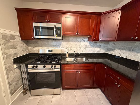5th image of 2905 N Kilbourn Ave #1