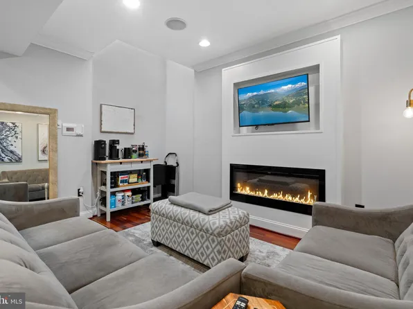 1317 Adams St NE APT 3, Washington, DC 20018