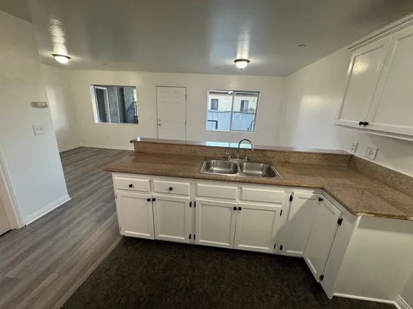 341 E Anaheim St, Wilmington, CA 90744