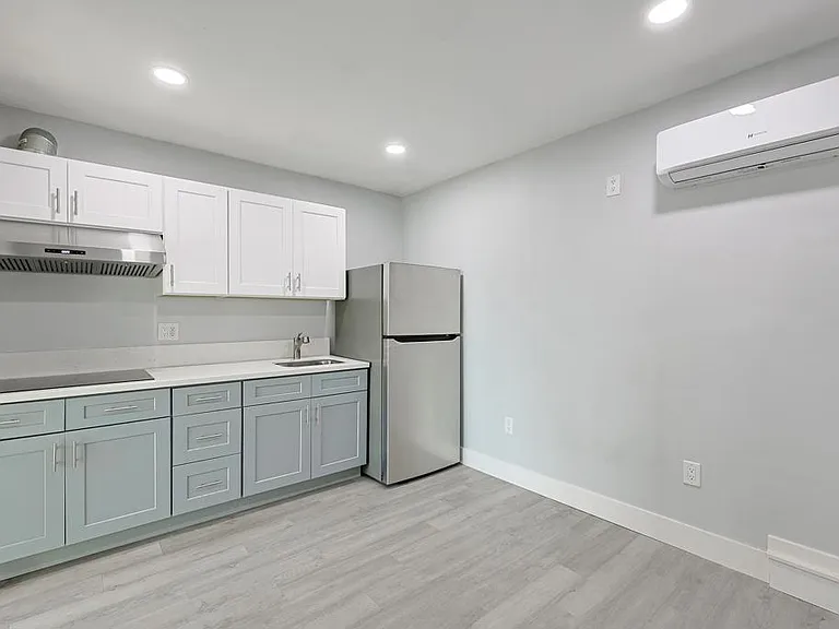 3774 Clavelita St #3774 — Photo 2