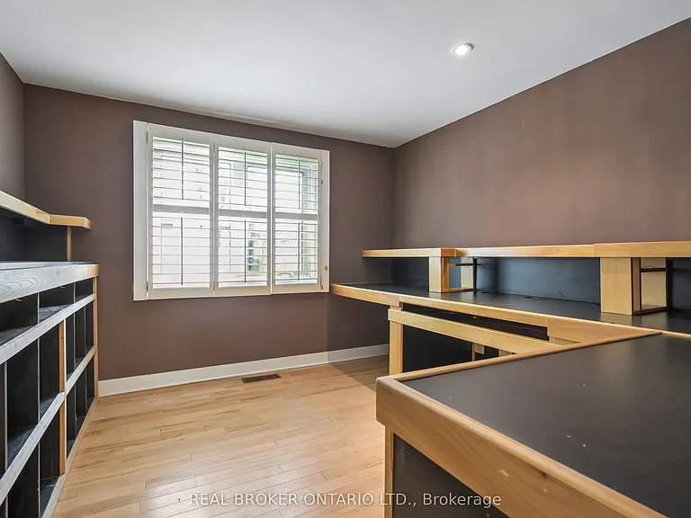 77 Norgrove Cres — Photo 22