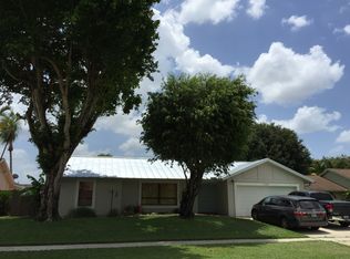 1135 Essex Dr, Wellington, FL 33414
