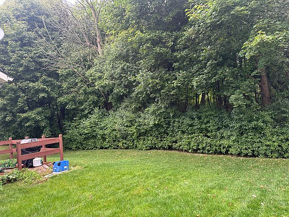 3rd image of 62 Brittany Cir