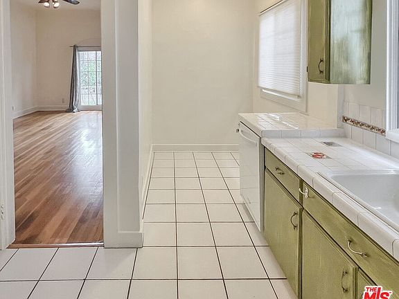 5th image of 1124 S Oakhurst Dr