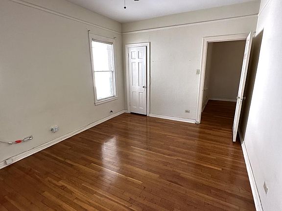 5th image of 414 W Kings Hwy APT 3