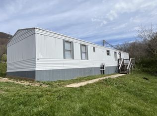 130 Pat Place Ln, Jacksboro, TN 37757