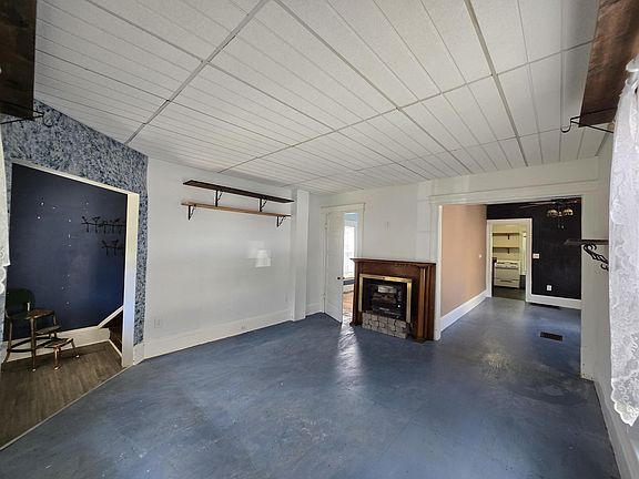5th image of 502 S Elm Ave