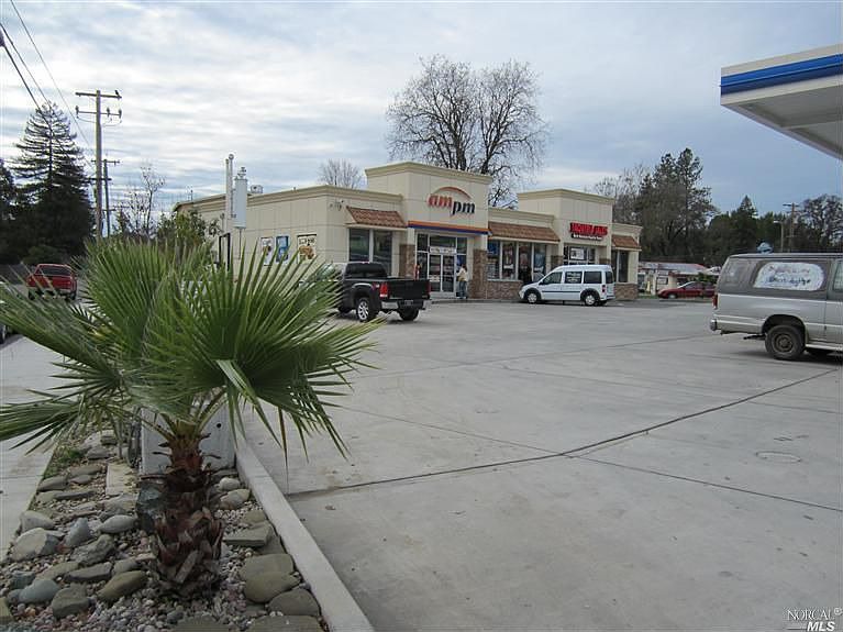 2nd image of 898 S Main St