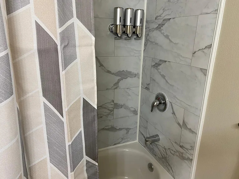 Upstairs tub/shower_