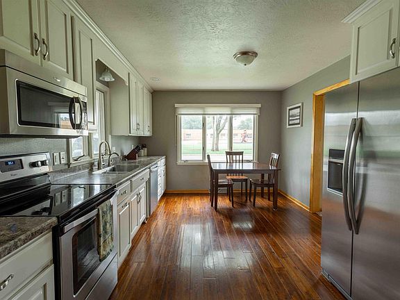 4th image of 227 3rd Ave NW