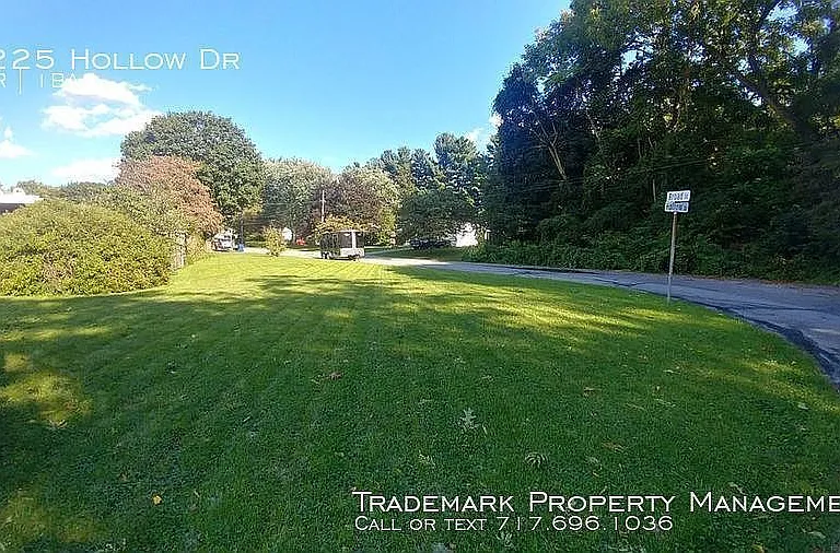 6225 Hollow Dr — Photo 2