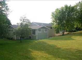 6831 Utica Cir, Chanhassen, MN 55317