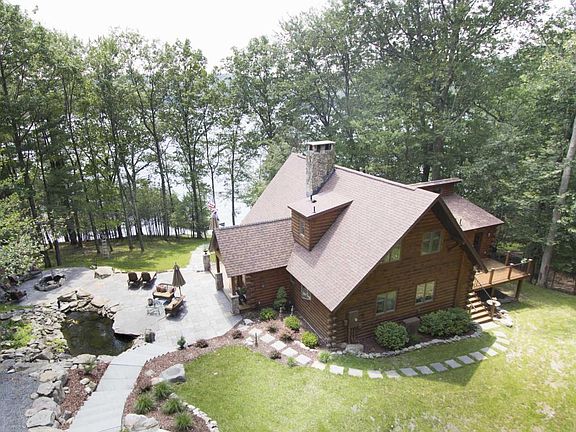 2nd image of 526 Evergreen Dr