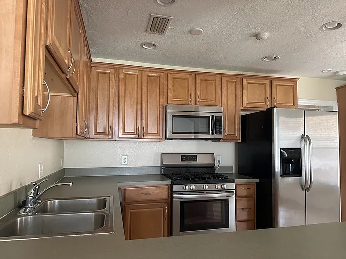 815 W Plymouth St — Photo 12