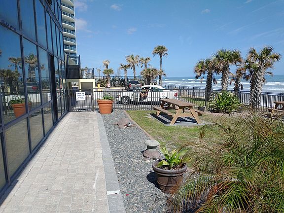 5th image of 1909 S Atlantic Ave #720
