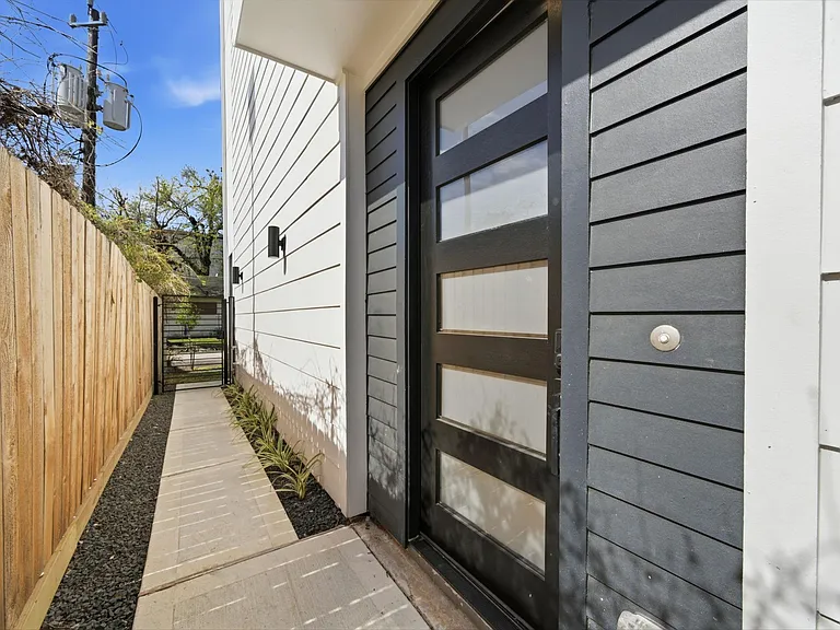 1607 Barbee St — Photo 21