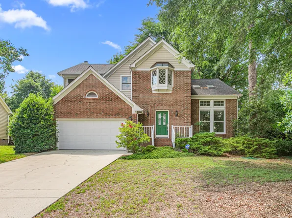 207 Windhover Dr, Chapel Hill, NC 27514