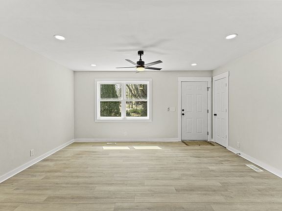 3rd image of 123 Hogin Rd