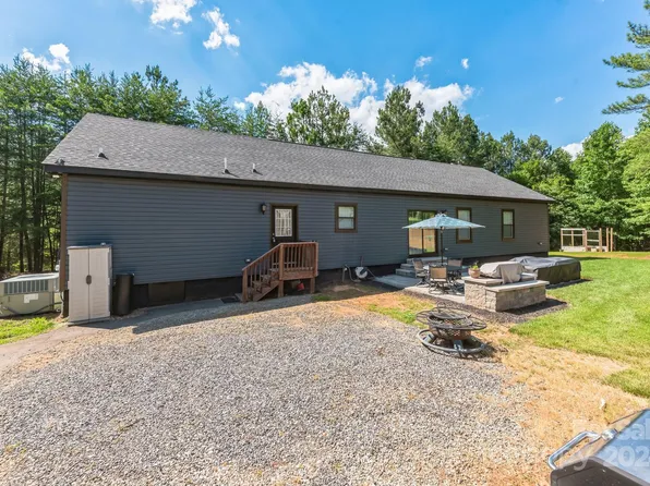 2995 Archer Way Dr, Iron Station, NC 28080