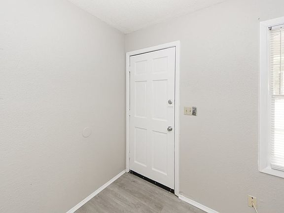 2nd image of 1836D Camp Rd