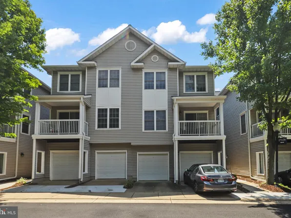 12777 Fair Briar Ln, Fairfax, VA 22033