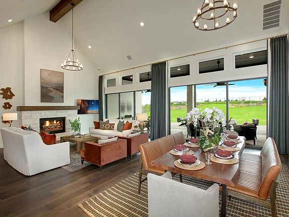 The Castella II Dining Room