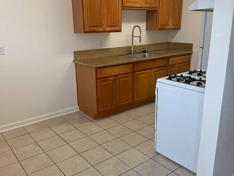 3109 1/2 Nimitz Blvd — Photo 1