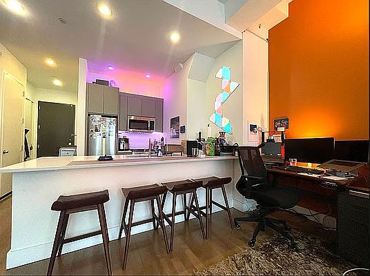 1st image of 321 W 37th St Penthouse E