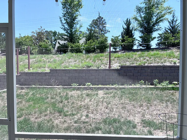 2033 Florine Dr — Photo 36