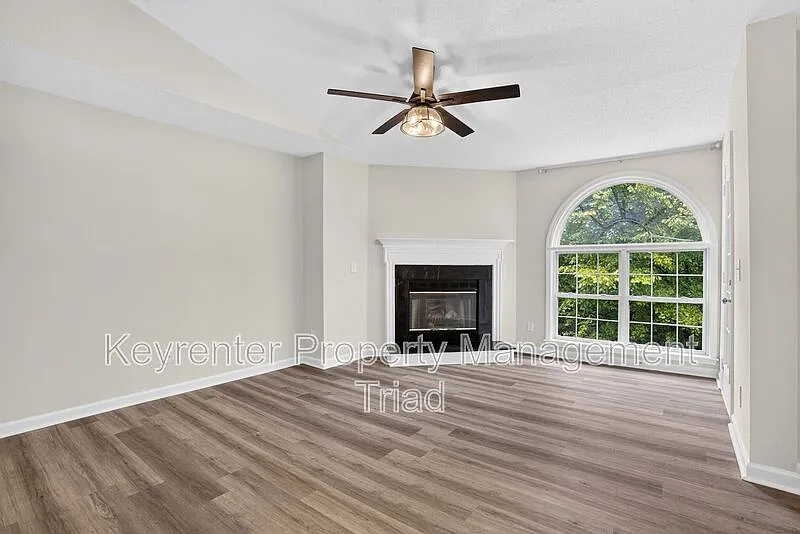 2 bed, 2.0 bath, 1011 sqft, $1,500 — Photo 4