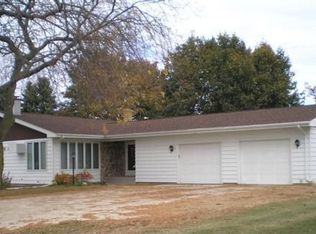 924 S Main St, Cedar Grove, WI 53013