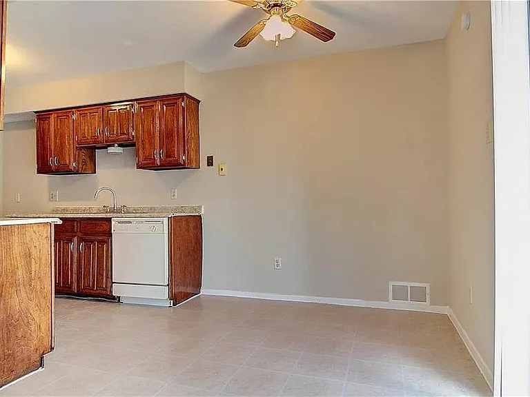 3414 Chesapeake Dr — Photo 3