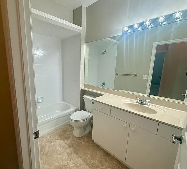 4645 SE Bridgetown Ct — Photo 15