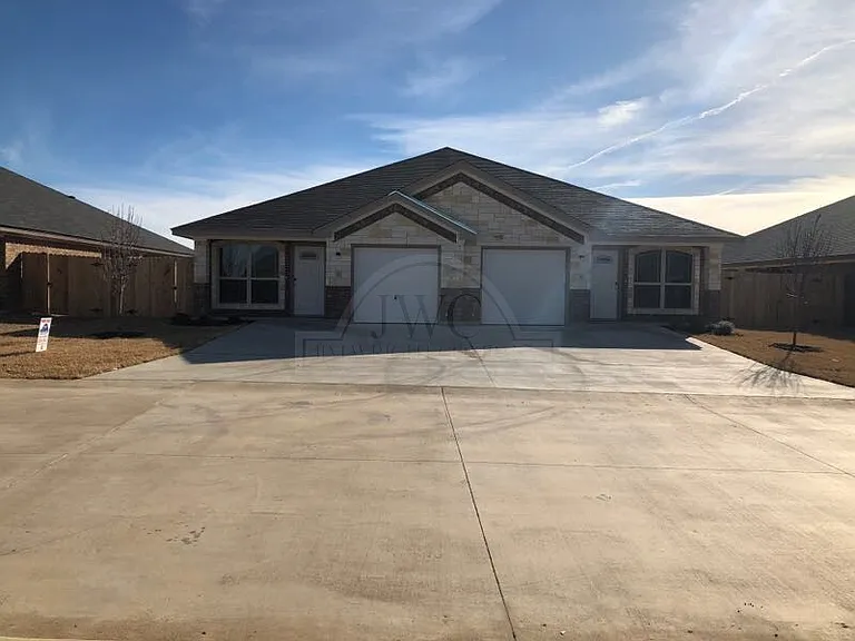 4314 Hunters Place Dr — Photo 1
