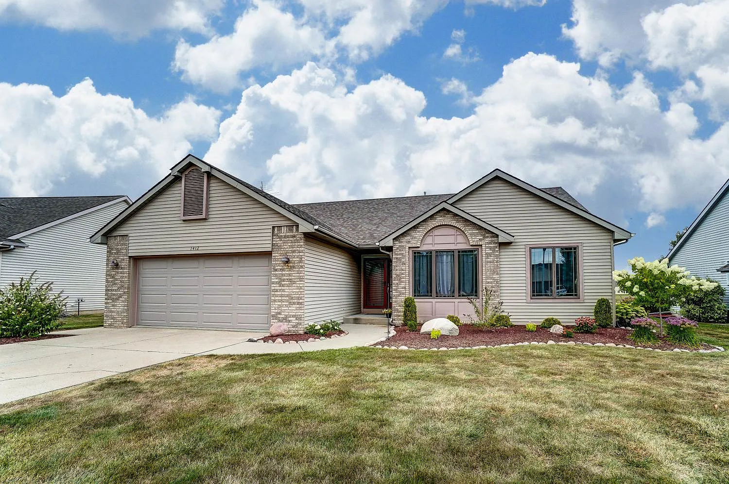 1412 Chestnut Ct photo 1