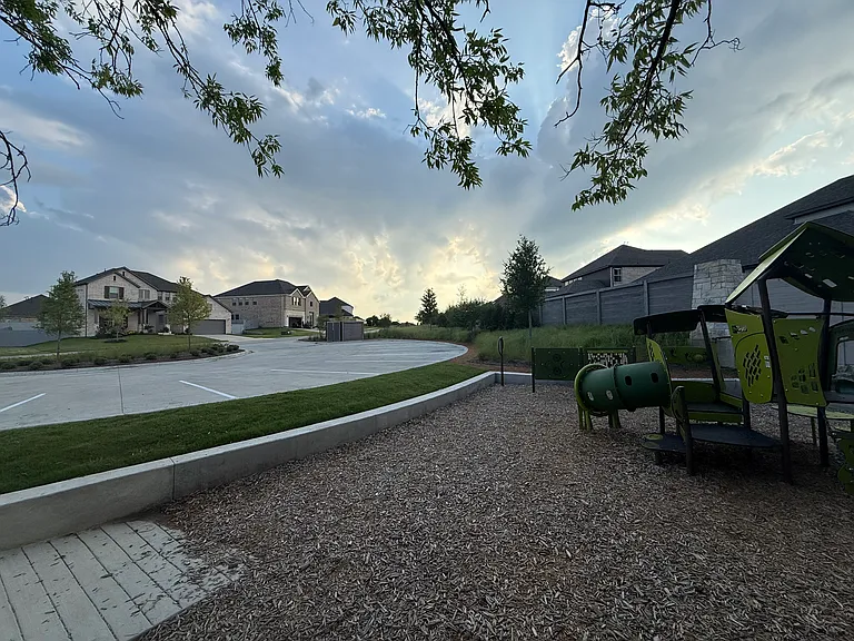 4613 Summit View Dr — Photo 18