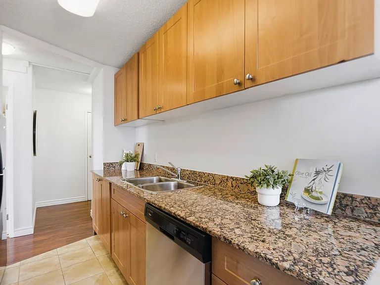 605 13th Ave SW — Photo 11