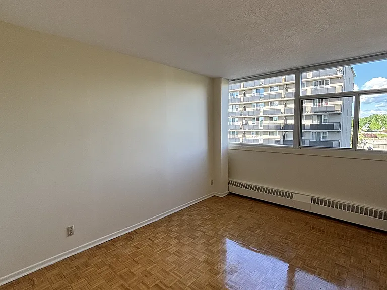 70 McEwen Ave #505 — Photo 8