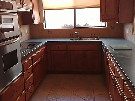 4th image of 7927 Caminito Del Cid