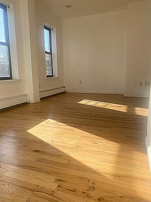 4th image of 245 Macon St #3