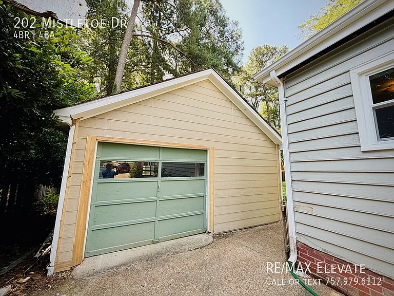 202 Mistletoe Dr — Photo 24