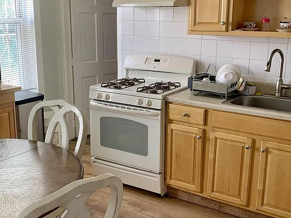 3rd image of 2934 Cramer St