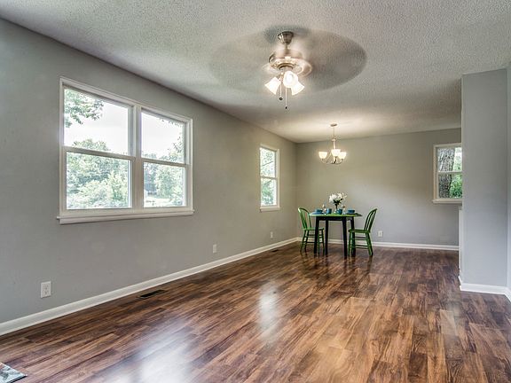 2nd image of 805 Lutz Ln