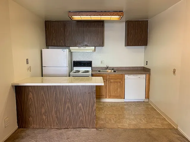 1126 Cherry Ave #106 — Photo 3