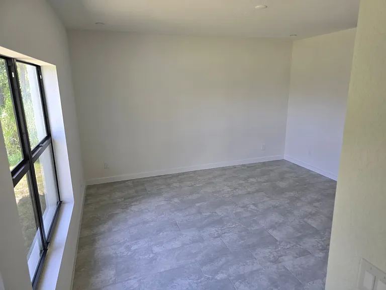 4240 Las Almanos Ave — Photo 8