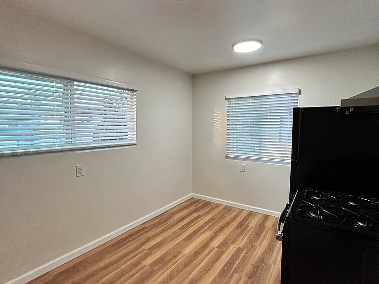 212 W Cypress St #5 — Photo 4