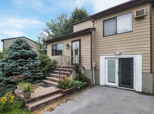 12 Hamlet Ct, Wappingers Falls, NY 12590